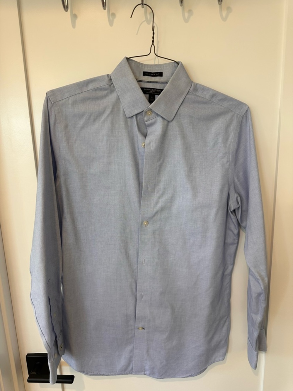 Banana Republic Men's Light Blue Dress Shirt - Spread Collar